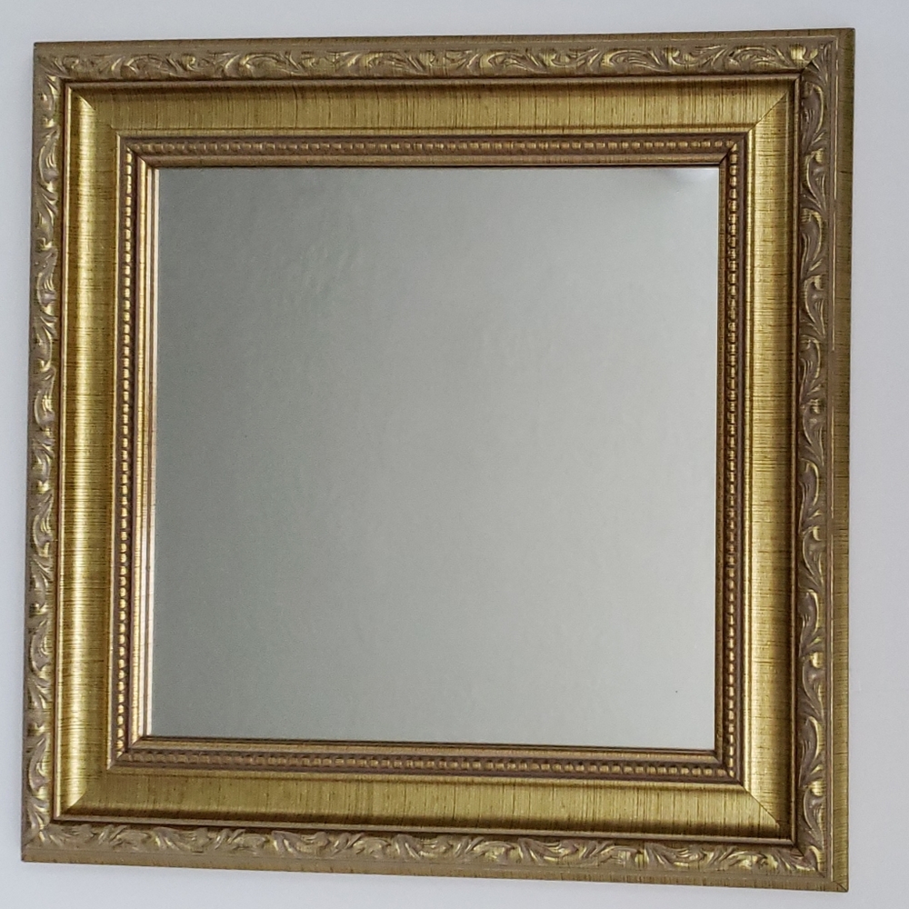 Square mirror
